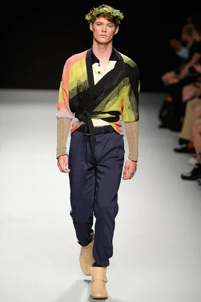 Look 23